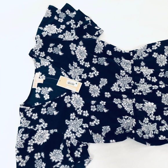 ❌SOLD❌Michael Kors TOSSED FIT & FLARE DRESS - Picture 10 of 11